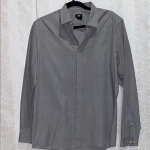 Men’s gray dress shirt